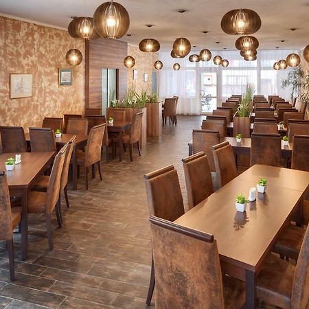 Hotel Atlas Benesov  Zewnętrze zdjęcie