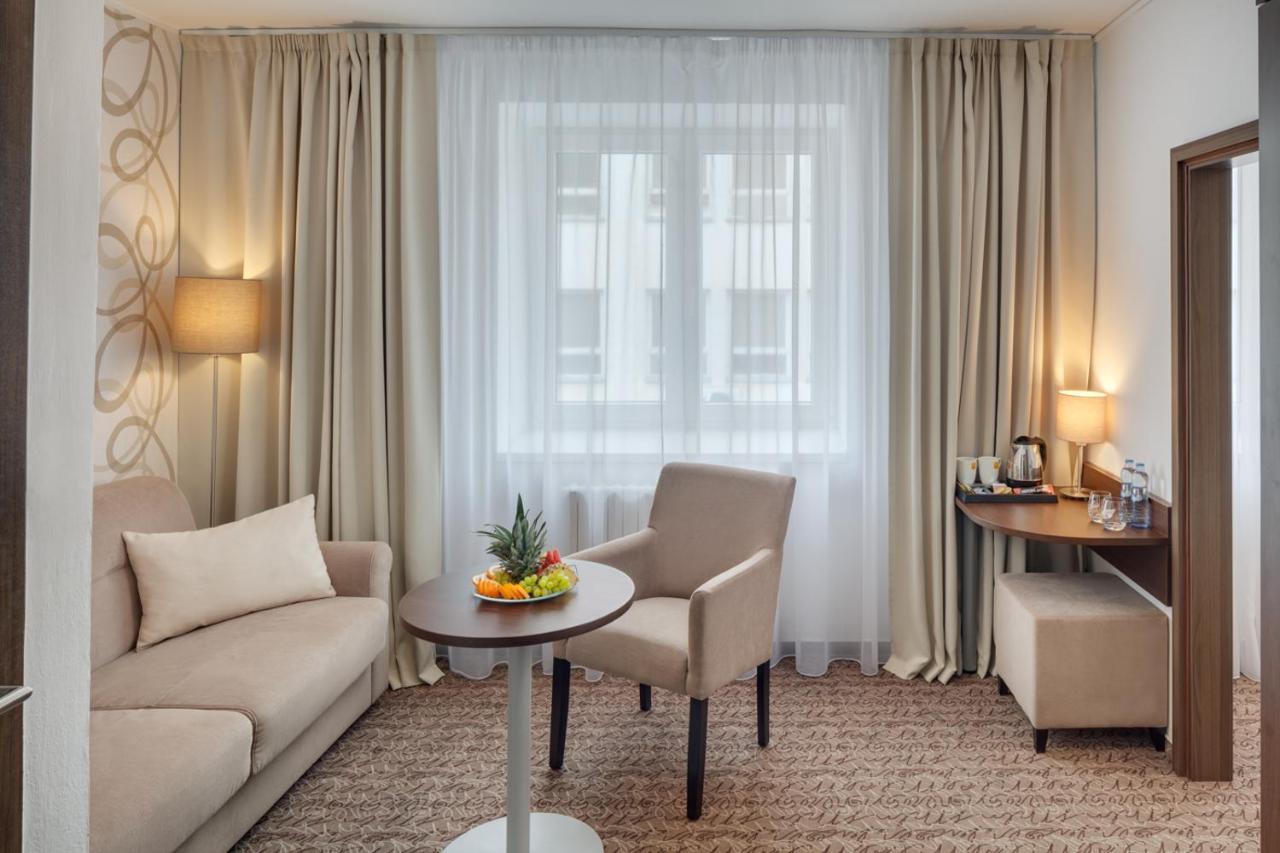 Hotel Atlas Benesov  Zewnętrze zdjęcie
