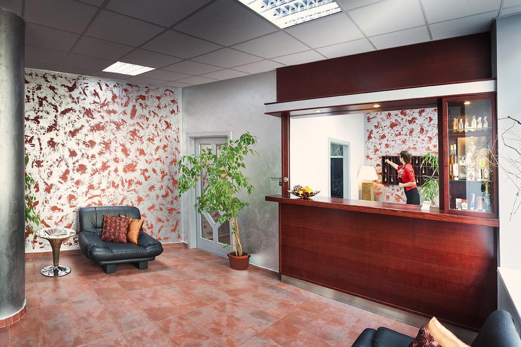 Hotel Atlas Benesov  Zewnętrze zdjęcie