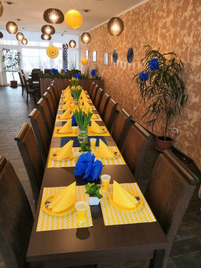 Hotel Atlas Benesov  Zewnętrze zdjęcie
